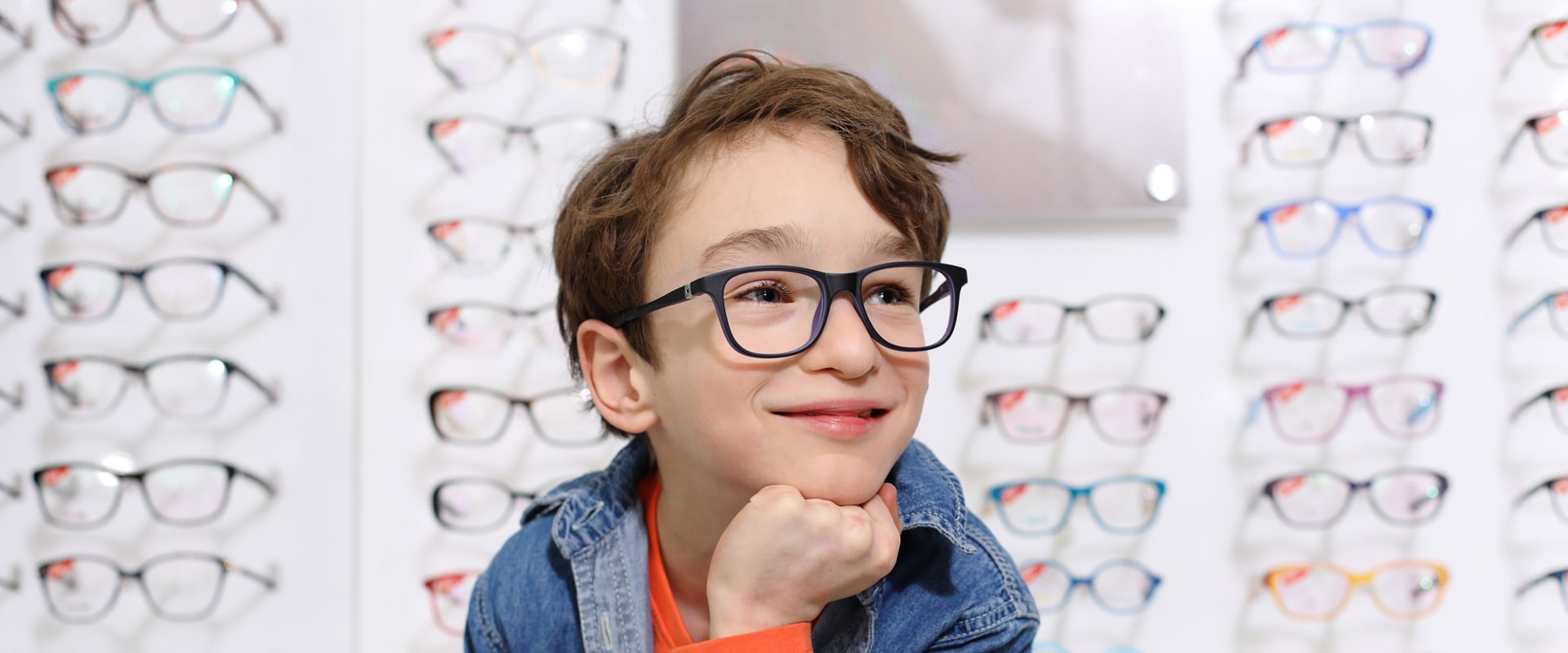 Choosing the Perfect Eyeglasses and Contact Lenses for Kids